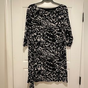 Ann Taylor black and white stretch shift dress. Size L